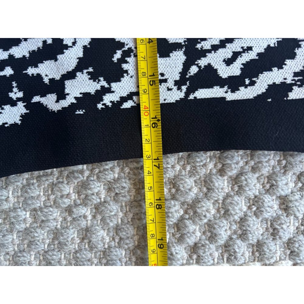 Carmen Marco Valvo Dressy Black & White Abstract Knit Top – Size Large - Picture 8 of 8